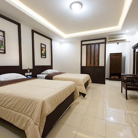 Hotel Wisma Djaja Syariah Bojonegoro Ngoại thất bức ảnh