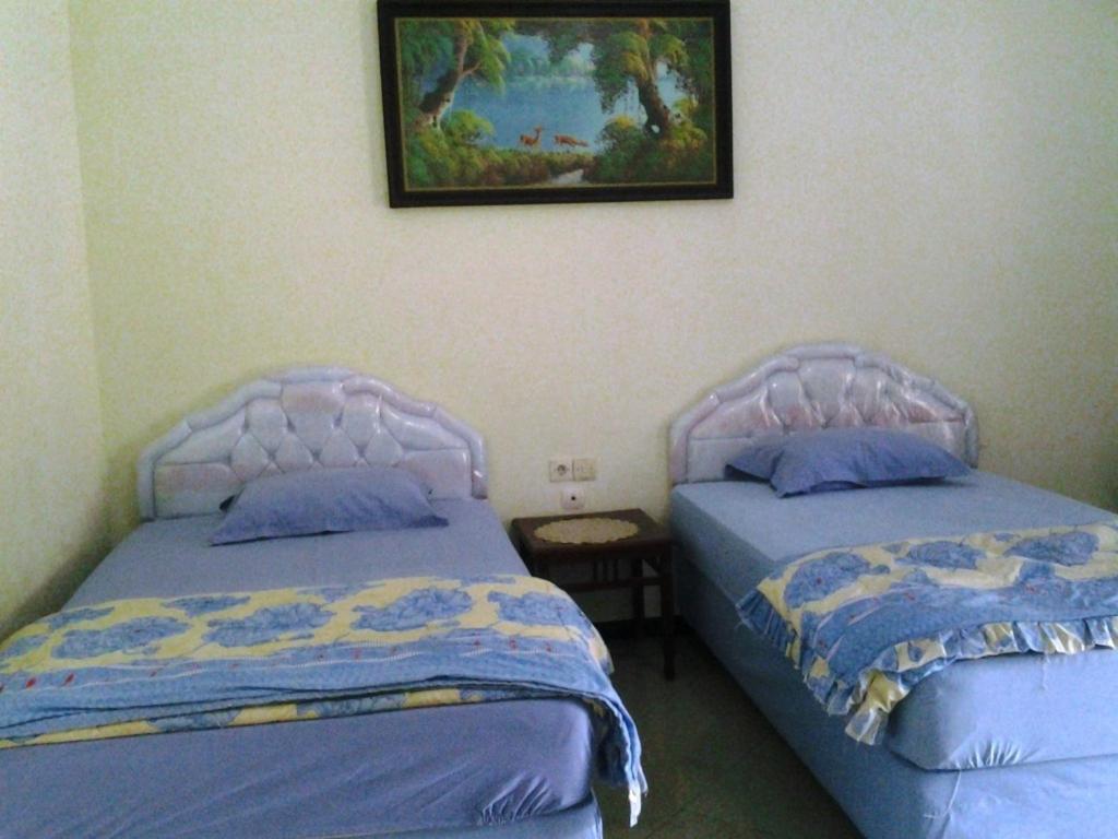 Hotel Wisma Djaja Syariah Bojonegoro Phòng bức ảnh