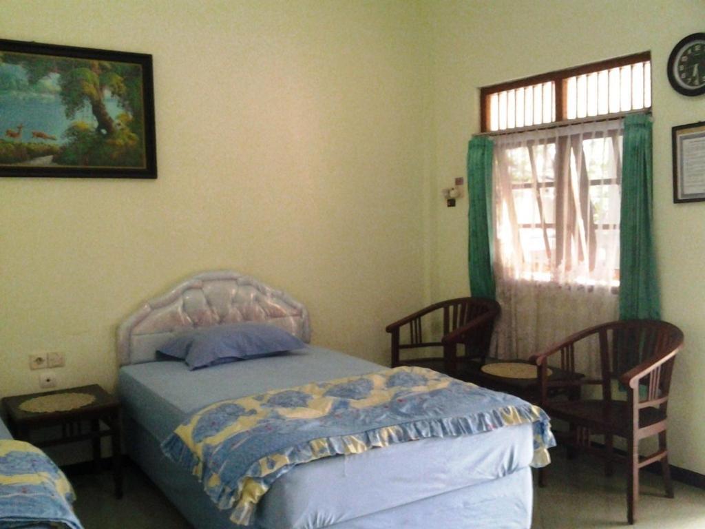 Hotel Wisma Djaja Syariah Bojonegoro Phòng bức ảnh