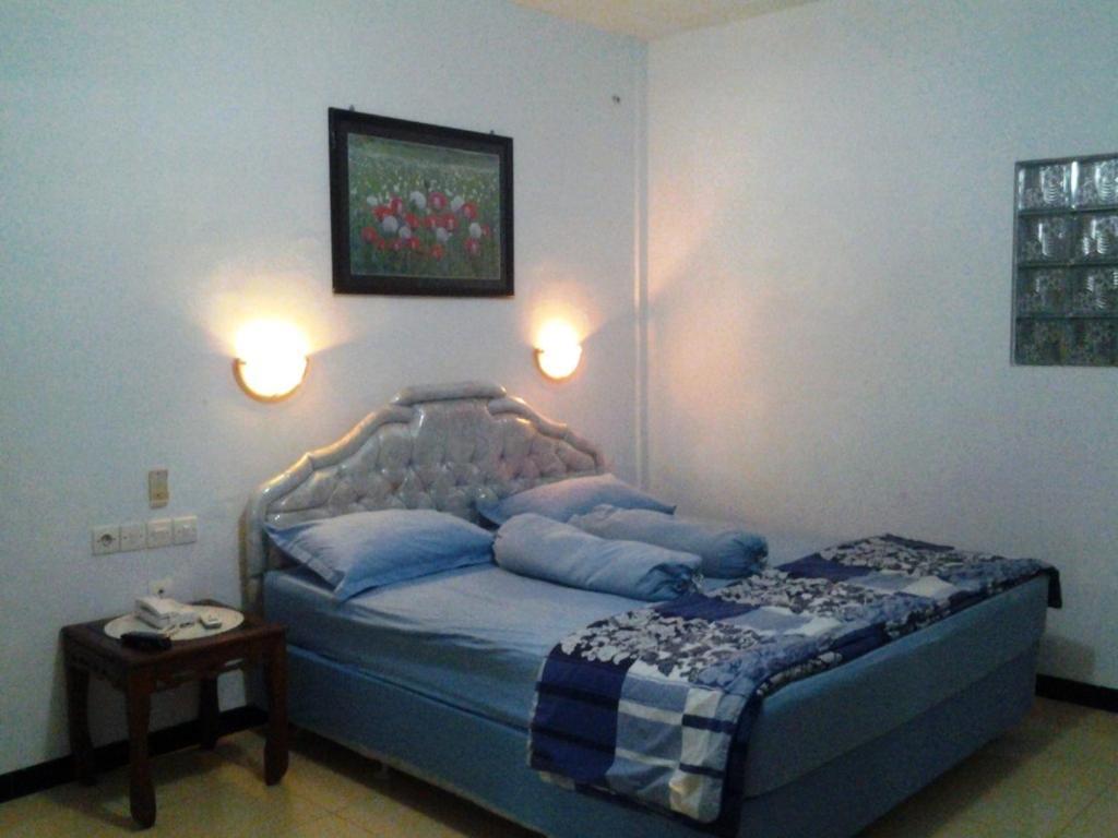 Hotel Wisma Djaja Syariah Bojonegoro Phòng bức ảnh