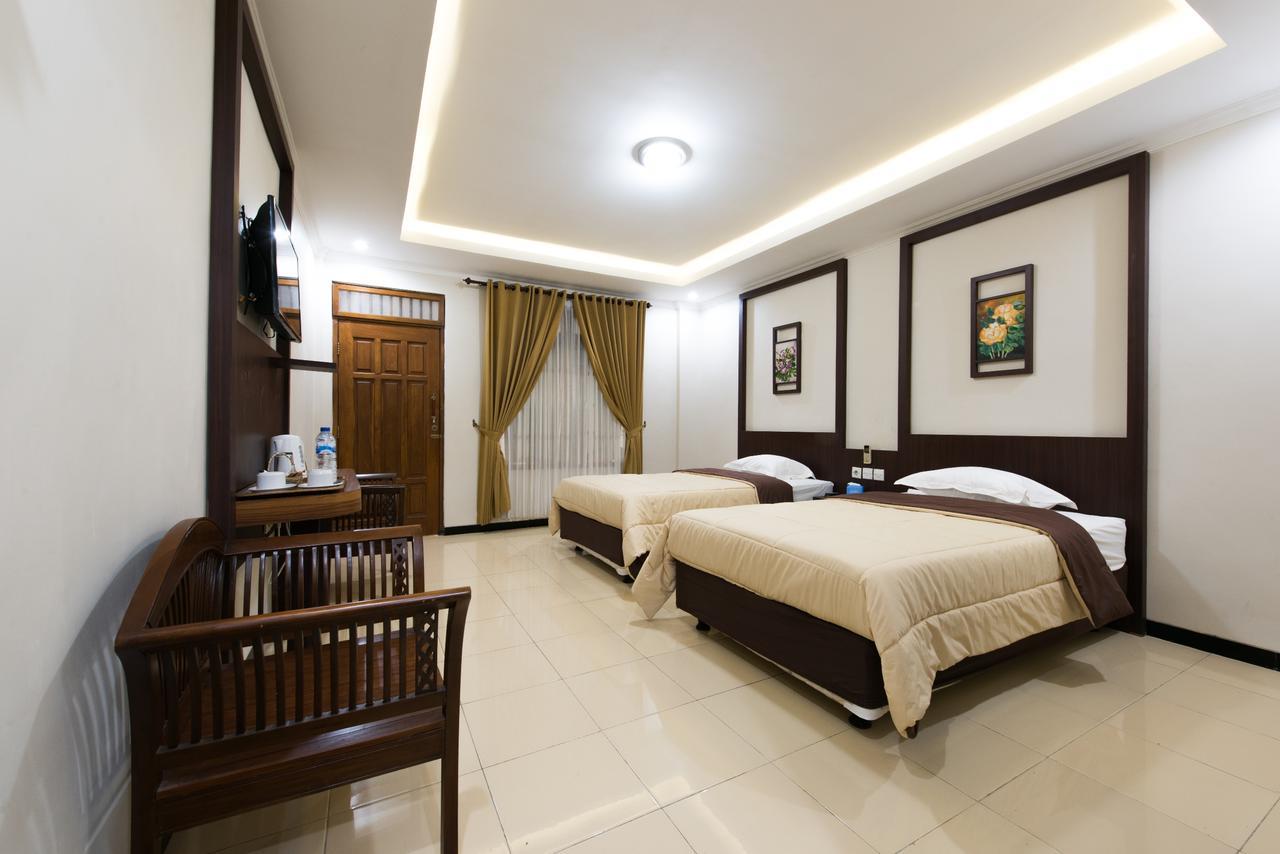 Hotel Wisma Djaja Syariah Bojonegoro Ngoại thất bức ảnh