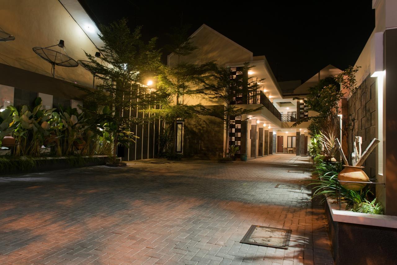 Hotel Wisma Djaja Syariah Bojonegoro Ngoại thất bức ảnh