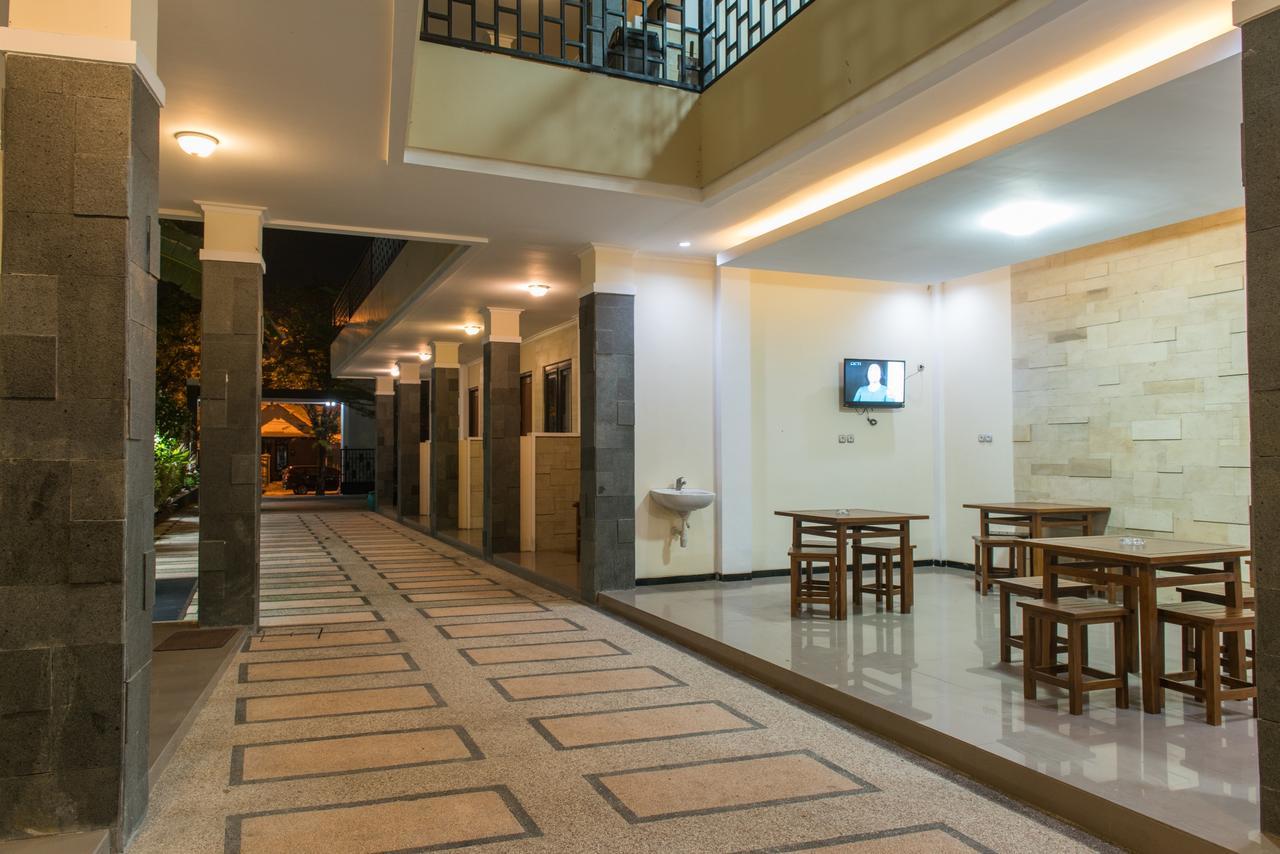 Hotel Wisma Djaja Syariah Bojonegoro Ngoại thất bức ảnh