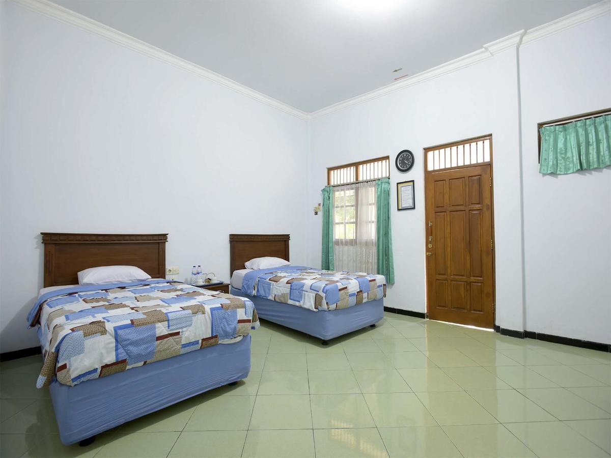 Hotel Wisma Djaja Syariah Bojonegoro Ngoại thất bức ảnh