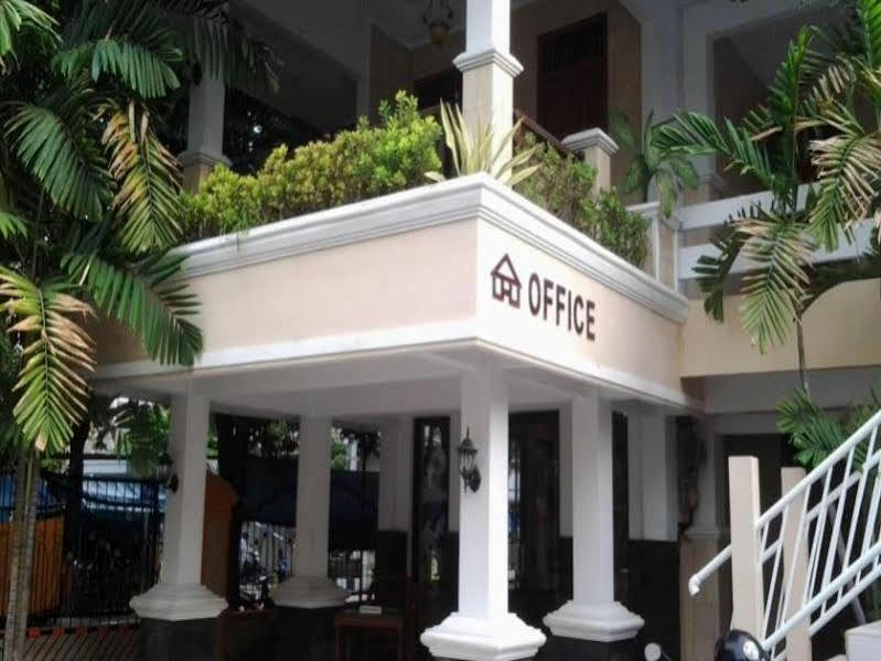 Hotel Wisma Djaja Syariah Bojonegoro Ngoại thất bức ảnh